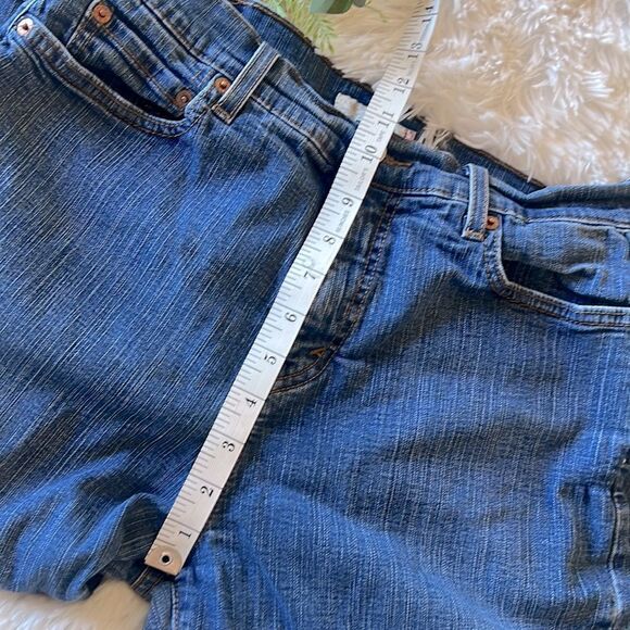 Levi’s 512 Perfectly Slimming Mid Rise Bermuda/Jort Cut Offs 12 - Picture 4 of 12